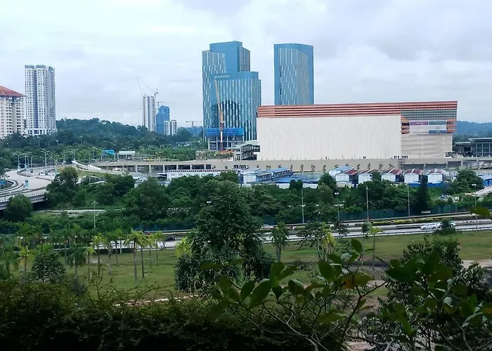 Staycationbyrieymona - 3Br Condo, Clio 2, Putrajaya