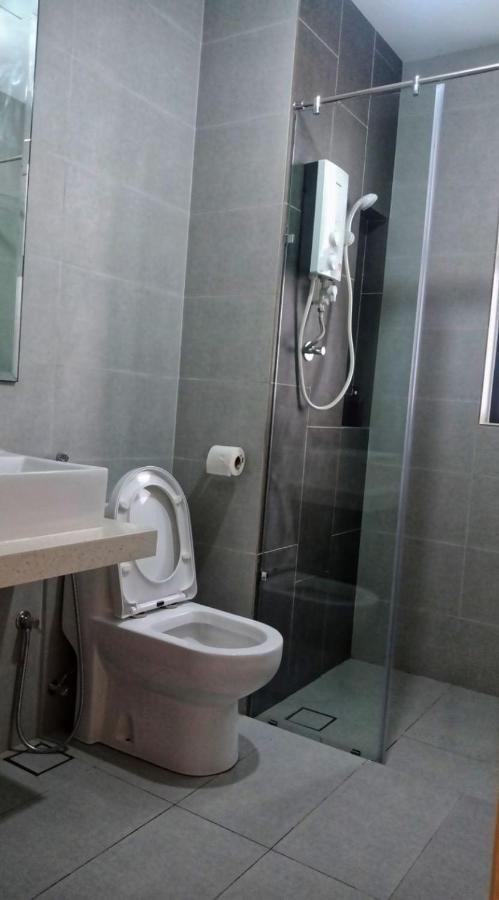 Staycationbyrieymona - 3br Condo, Clio 2, Homestay Putrajaya